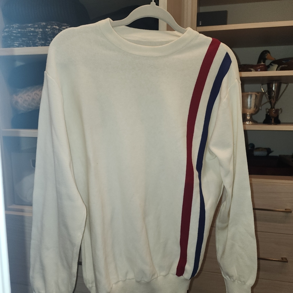 Oxnit thin sweater.